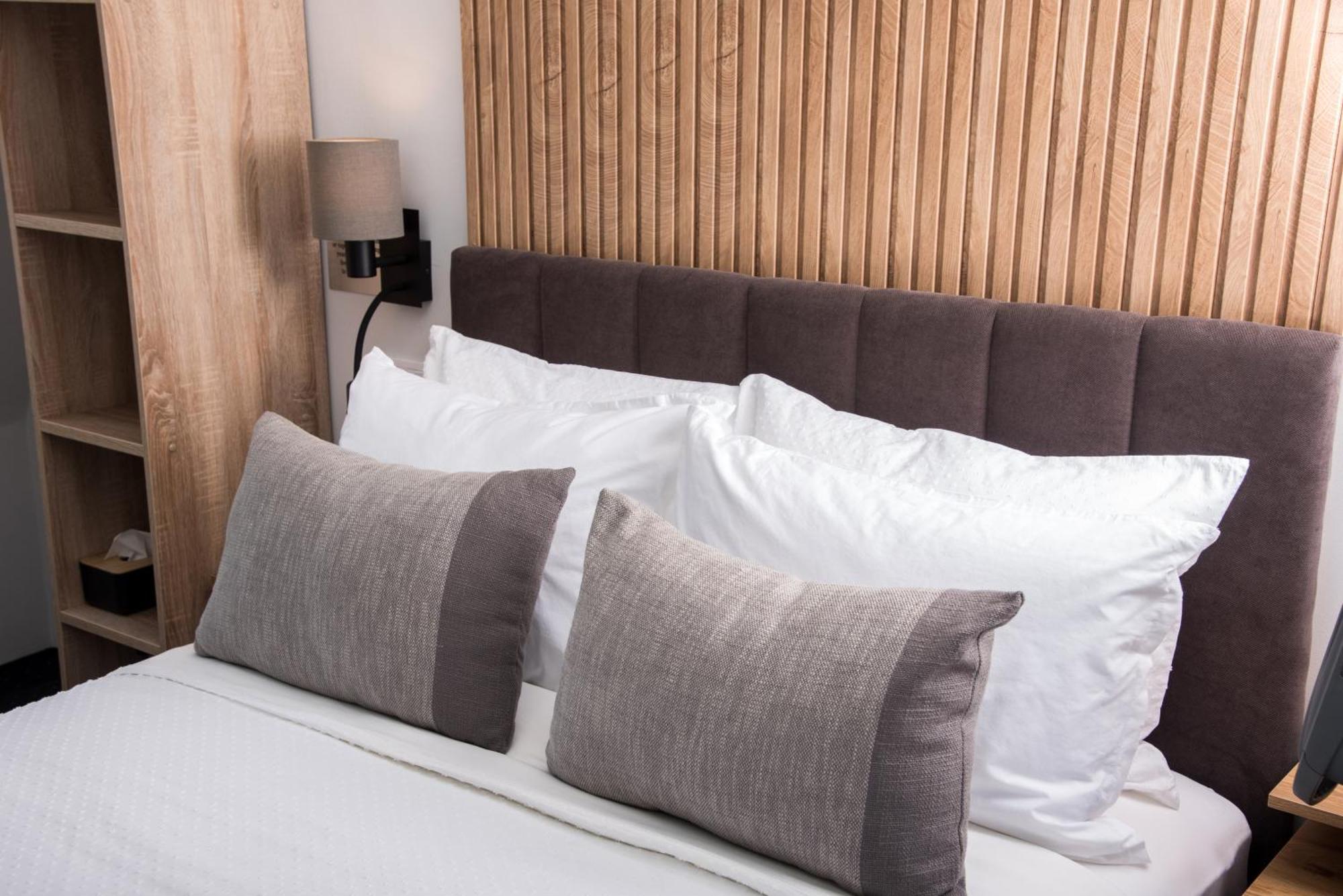 Republic Square Luxury Suites Belgrade Exterior photo